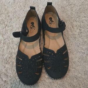 Source Unknown Black Cutout Mary Jane Sandals